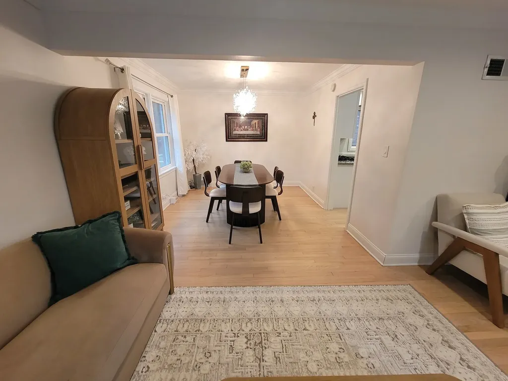 6156 North Kedvale Avenue Chicago IL 60646