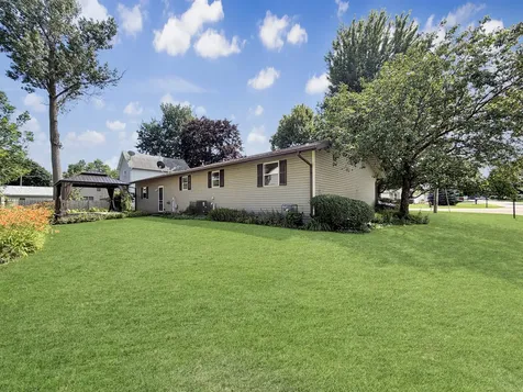 309 Maple Avenue Forreston IL 61030