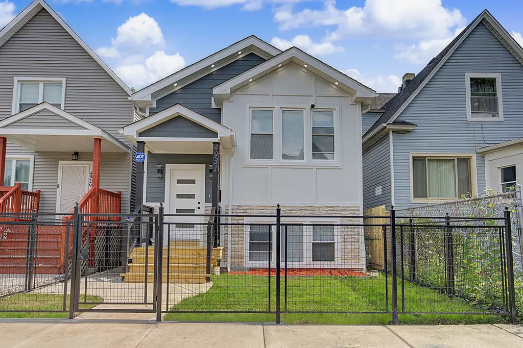 4931 West Ohio Street Chicago IL 60644