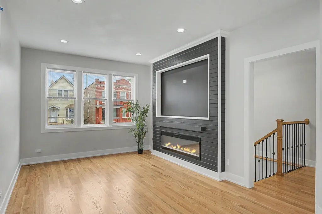 4931 West Ohio Street Chicago IL 60644