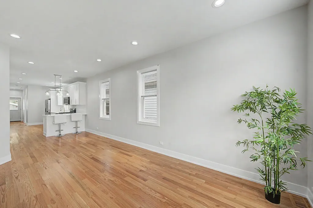 4931 West Ohio Street Chicago IL 60644