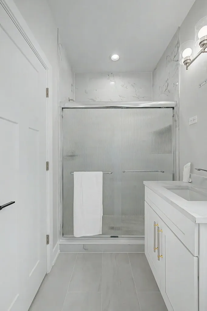 4931 West Ohio Street Chicago IL 60644