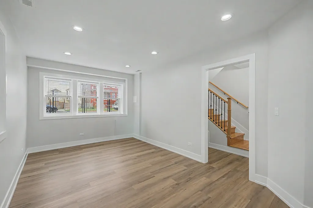 4931 West Ohio Street Chicago IL 60644