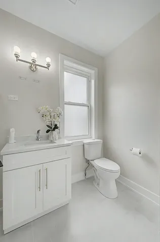 4931 West Ohio Street Chicago IL 60644