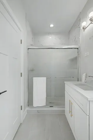 4931 West Ohio Street Chicago IL 60644
