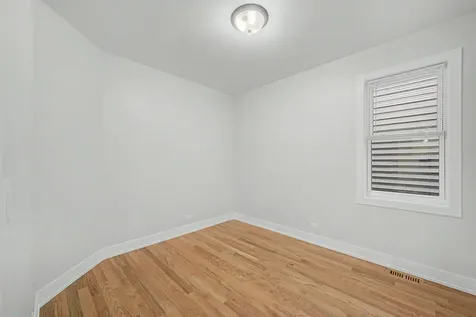 4931 West Ohio Street Chicago IL 60644