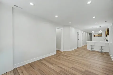 4931 West Ohio Street Chicago IL 60644