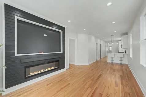 4931 West Ohio Street Chicago IL 60644