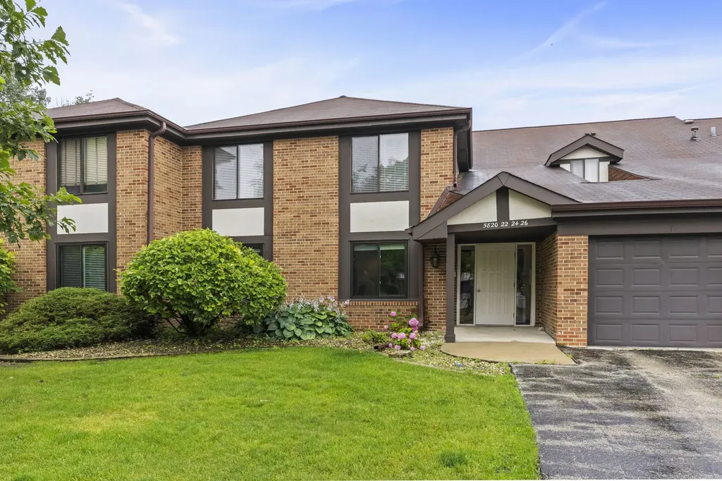 5824 Doe Circle Westmont IL 60559