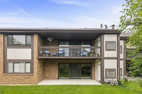 5824 Doe Circle Westmont IL 60559