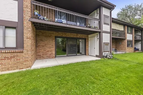 5824 Doe Circle Westmont IL 60559