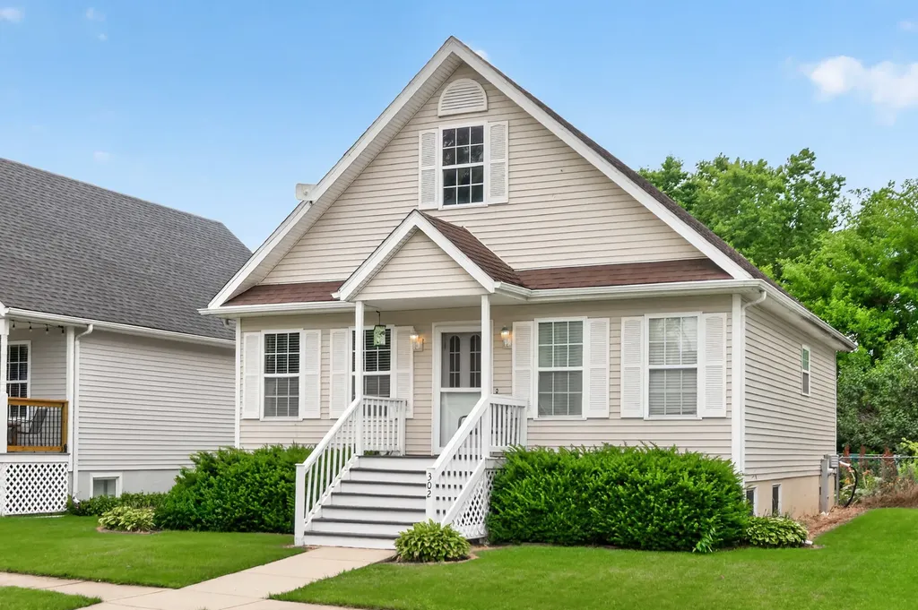 302 8TH Street Kirkland IL 60146