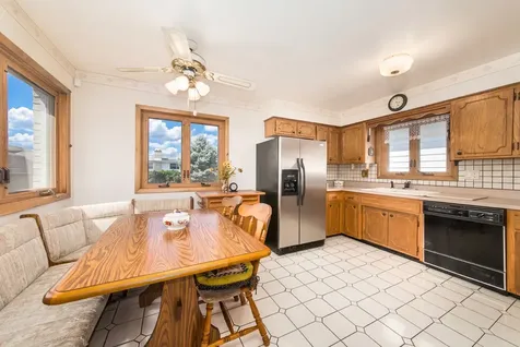 8432 West Amelia Drive Niles IL 60714