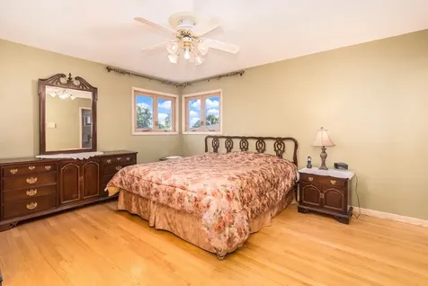 8432 West Amelia Drive Niles IL 60714