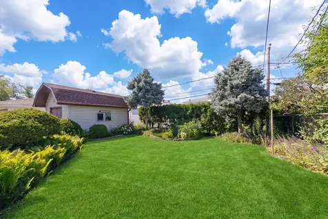 8432 West Amelia Drive Niles IL 60714