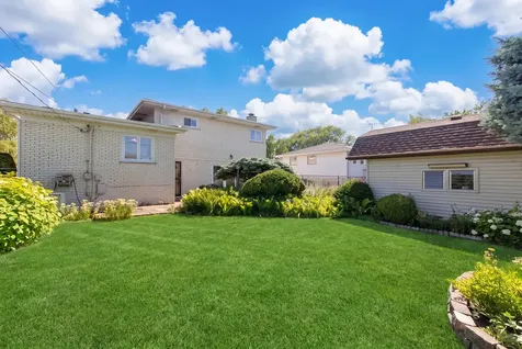 8432 West Amelia Drive Niles IL 60714