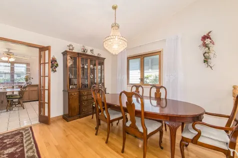 8432 West Amelia Drive Niles IL 60714
