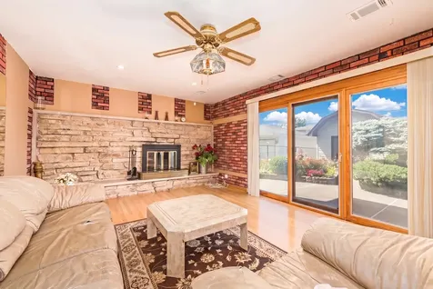 8432 West Amelia Drive Niles IL 60714