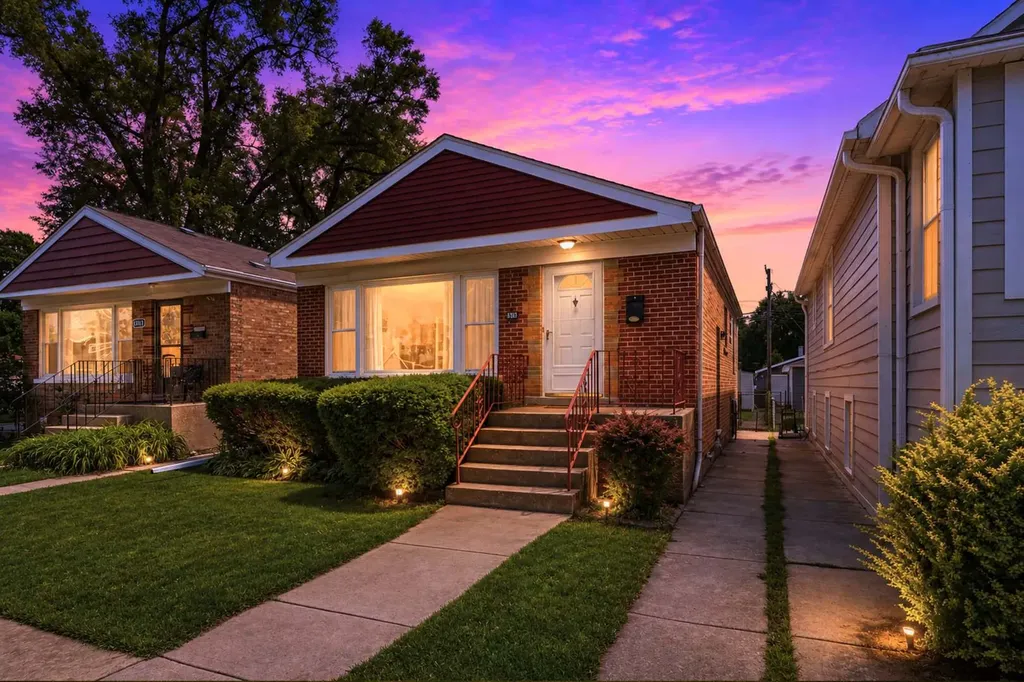 8303 44TH Street Lyons IL 60534