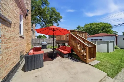 8303 44TH Street Lyons IL 60534