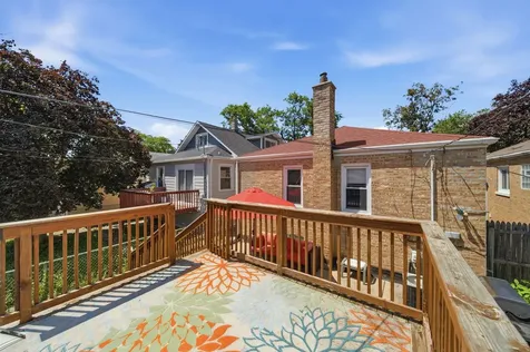 8303 44TH Street Lyons IL 60534