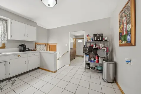 8303 44TH Street Lyons IL 60534