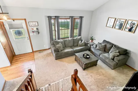 198 South Driftwood Trail Mchenry IL 60050