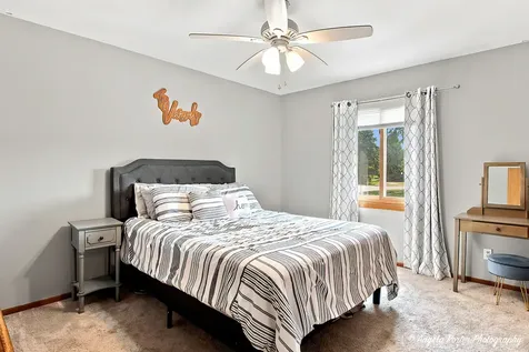 198 South Driftwood Trail Mchenry IL 60050