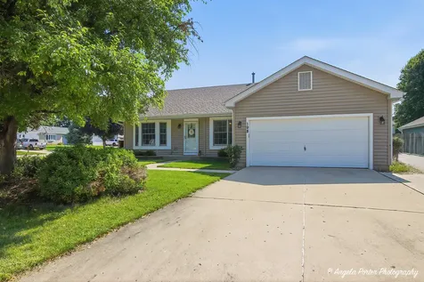 198 South Driftwood Trail Mchenry IL 60050