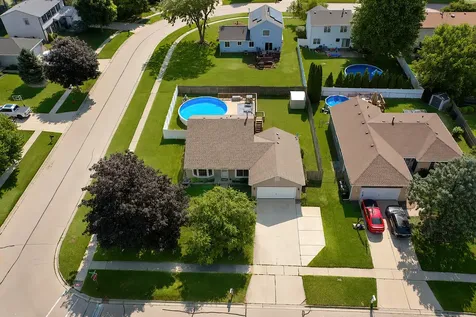198 South Driftwood Trail Mchenry IL 60050