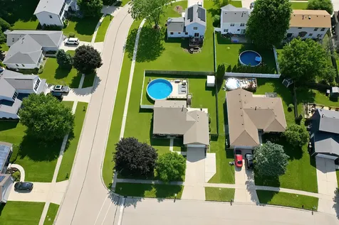 198 South Driftwood Trail Mchenry IL 60050
