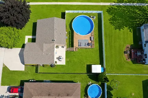198 South Driftwood Trail Mchenry IL 60050