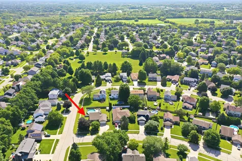 198 South Driftwood Trail Mchenry IL 60050