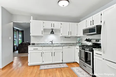 198 South Driftwood Trail Mchenry IL 60050