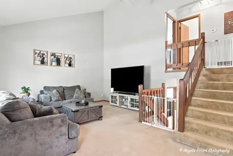 198 South Driftwood Trail Mchenry IL 60050