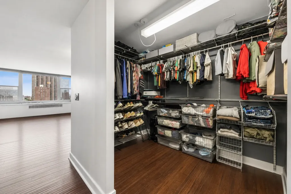 555 West Cornelia Avenue Chicago IL 60657
