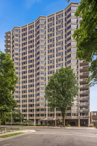 555 West Cornelia Avenue Chicago IL 60657
