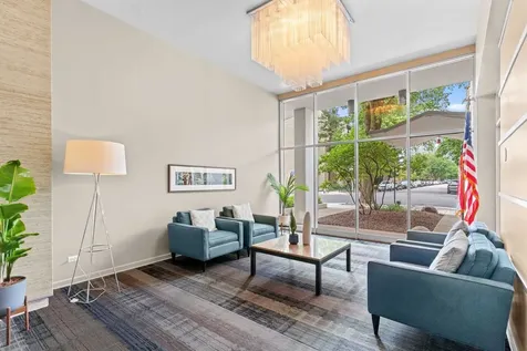 555 West Cornelia Avenue Chicago IL 60657