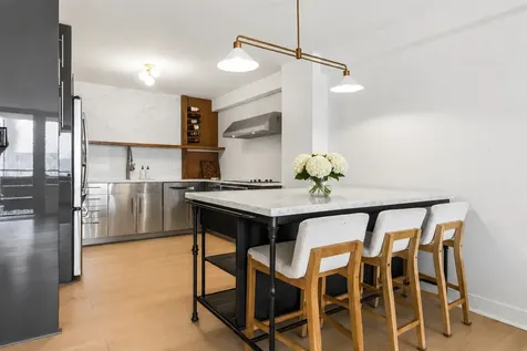 555 West Cornelia Avenue Chicago IL 60657