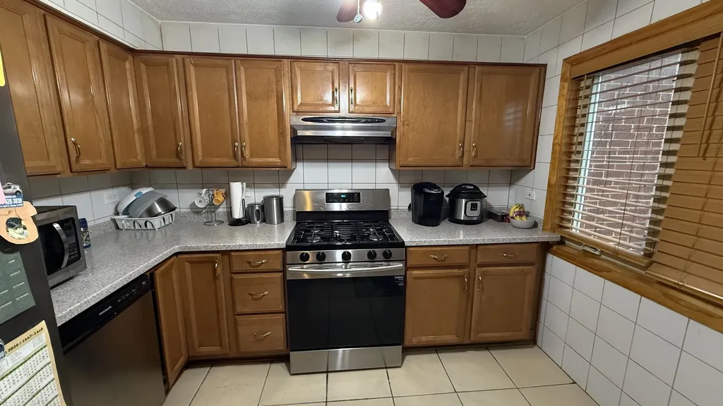 4847 Enfield Avenue Skokie IL 60077