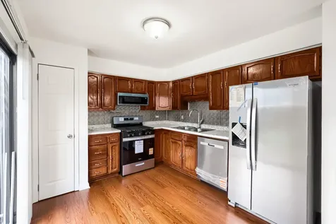4132 Brentwood Lane Waukegan IL 60087