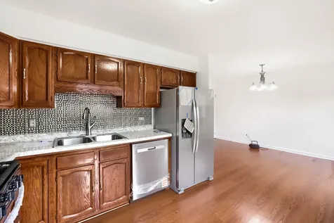 4132 Brentwood Lane Waukegan IL 60087