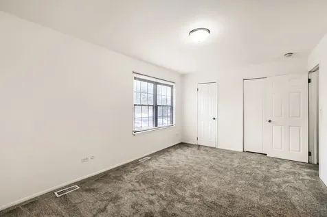 4132 Brentwood Lane Waukegan IL 60087