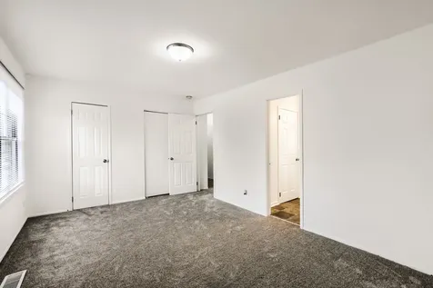 4132 Brentwood Lane Waukegan IL 60087