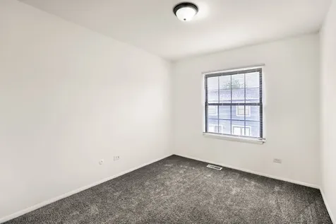 4132 Brentwood Lane Waukegan IL 60087