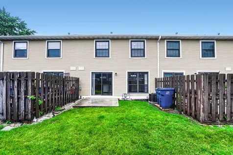 4132 Brentwood Lane Waukegan IL 60087