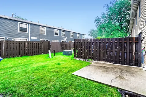 4132 Brentwood Lane Waukegan IL 60087