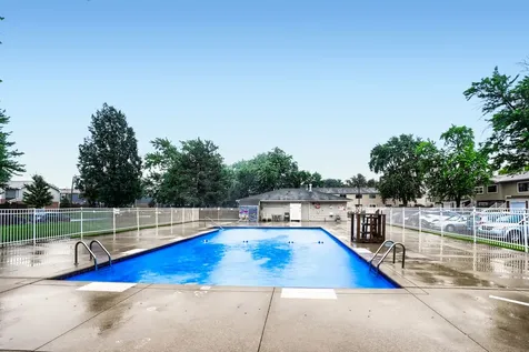 4132 Brentwood Lane Waukegan IL 60087