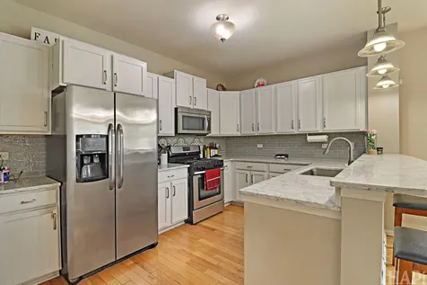 1721 Roger Road Woodstock IL 60098