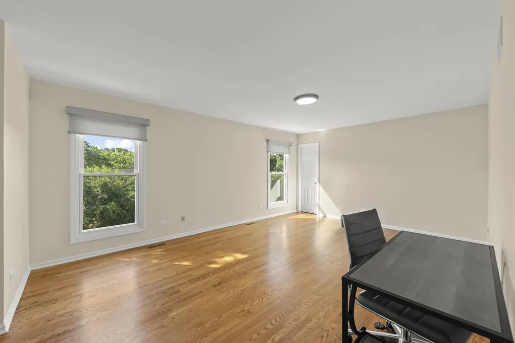 1969 Wexford Circle Wheaton IL 60189